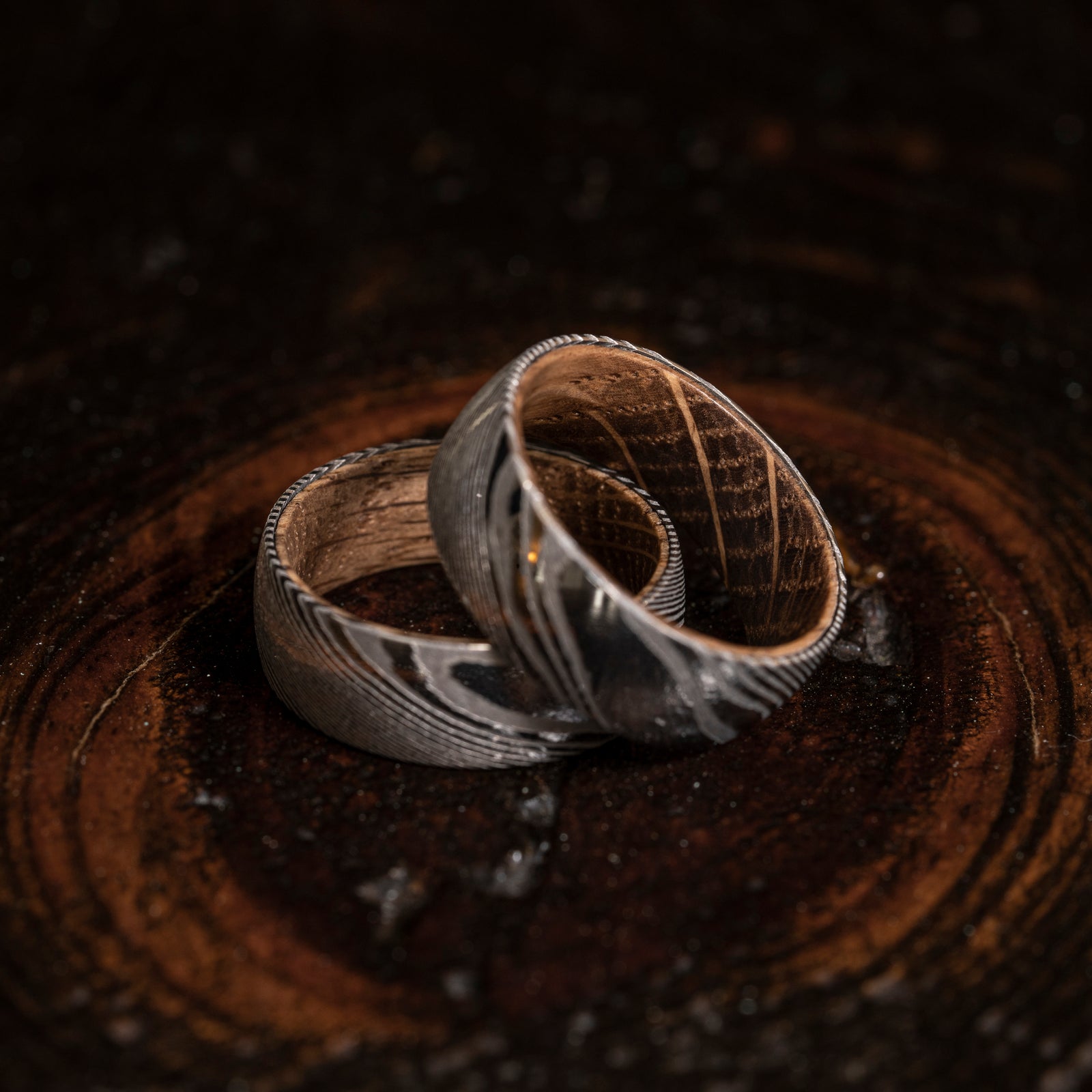 "Poseidon" Polished Damascus Steel Whisky Barrel Wood Inlay Ring