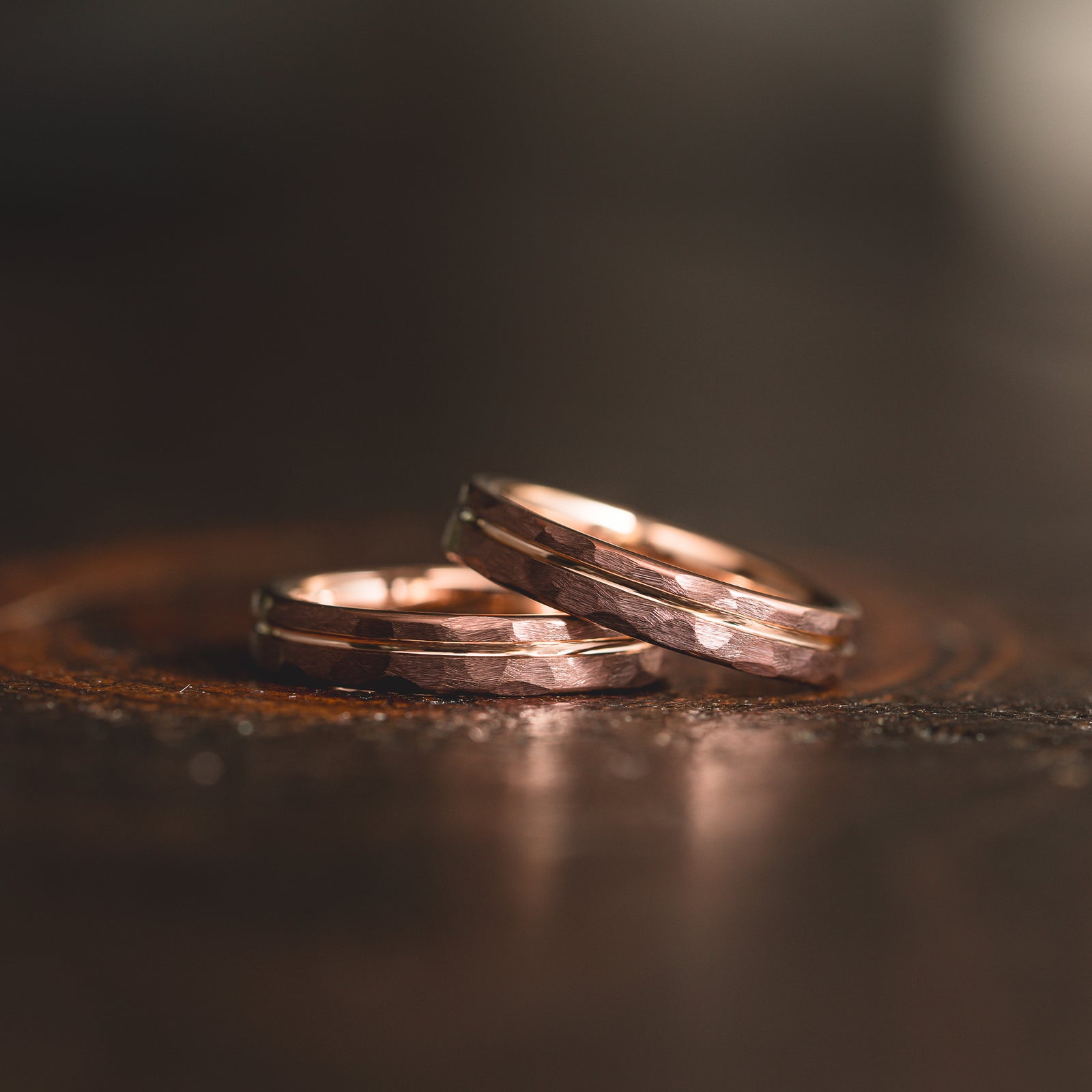 "Hex Forge" Hammered Tungsten Carbide- 4mm Womens- Coffee x Rose Gold